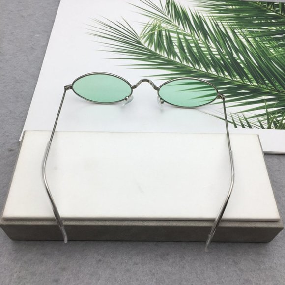 Fashion Sunglasses for Women and Men - Picture 3 of 4